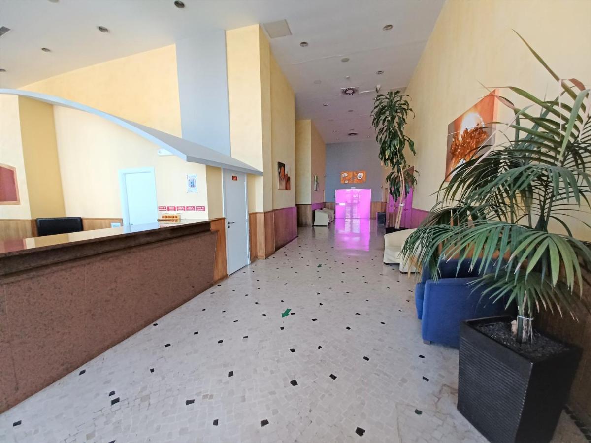 Sunny Dreams Apartment - Praia Mar Портиман Екстериор снимка
